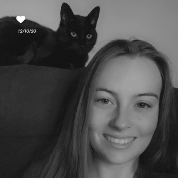 Meet your Posher, Sharon - Picture 2 of 5